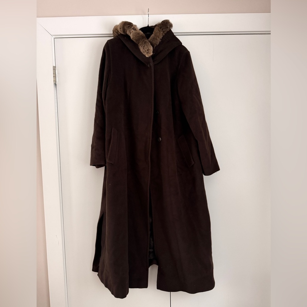 Elegant Dark Brown Hooded Cape with Fur Trim